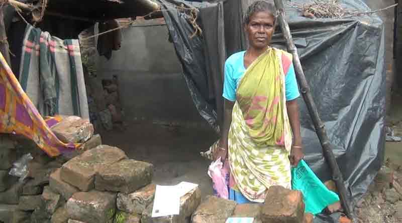Wrong surname in Ration Card, woman is in hunger