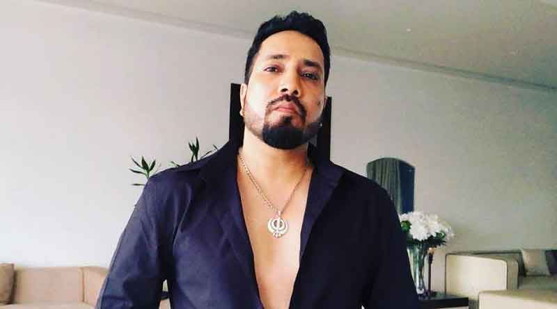 Mika Singh performs in Pakistani wedding at Karachi, sparks row