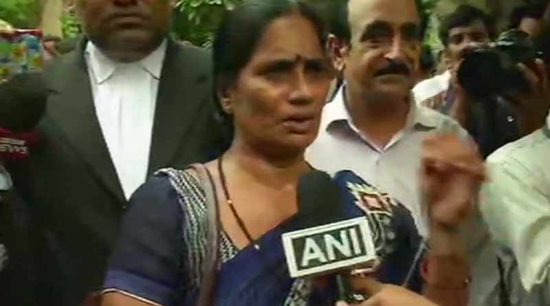 'Waiting for the announcement of execution', says Nirbhaya's mother