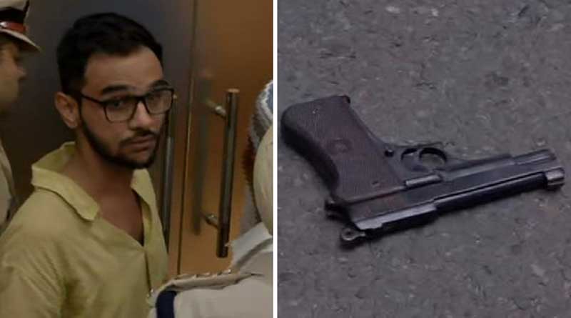 Shoots fires at Umar Khalid in Delhi