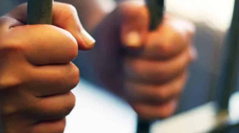 Maheshtala: Man throws wife from building