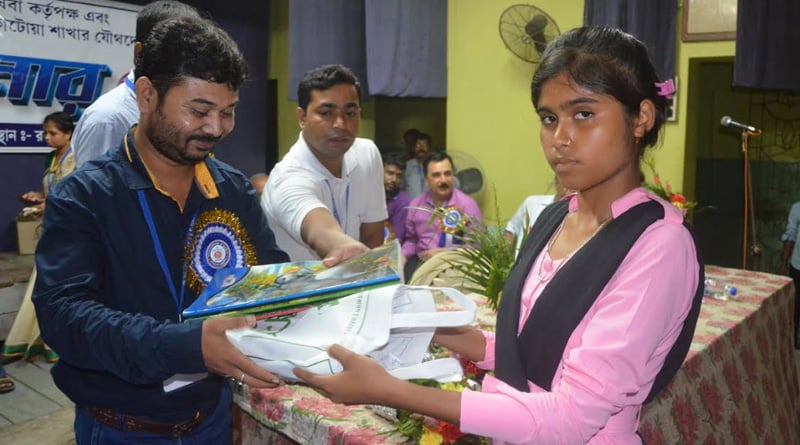 Katwa: Primary school teacher decides to donate salary for poor