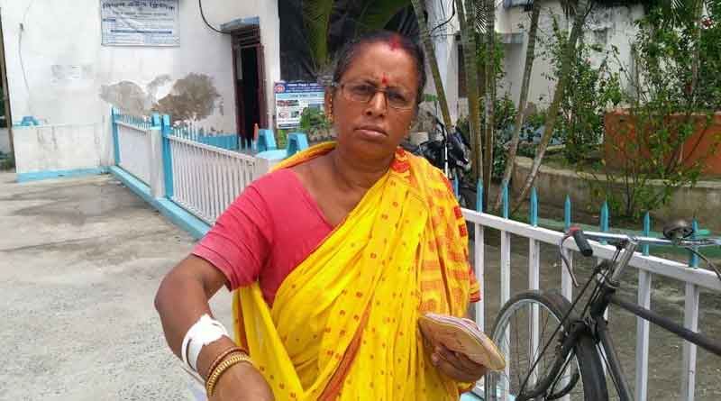 Old woman complains against her son