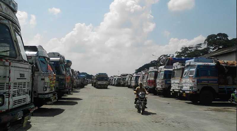 export-import stopped in Petrapole due to extortion allegations