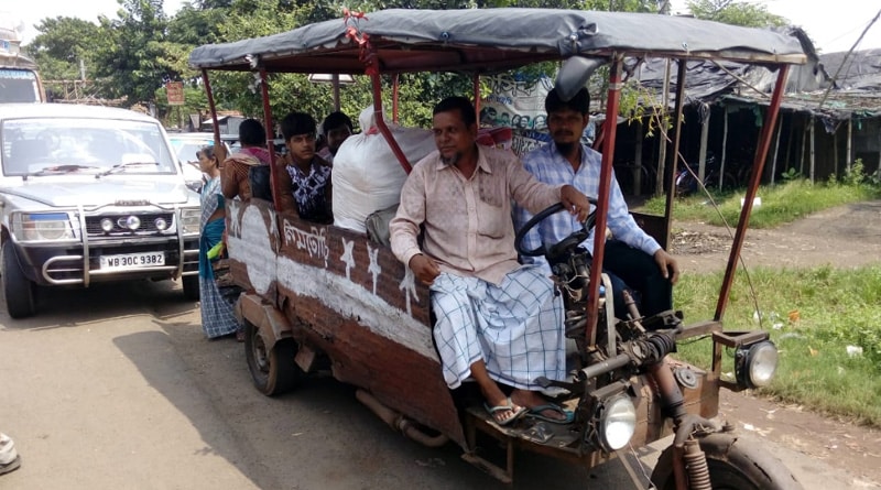 East Midnapore: elderly man makes van with spare parts