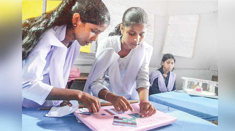 Prodigal school girls solve Pythagorean problem
