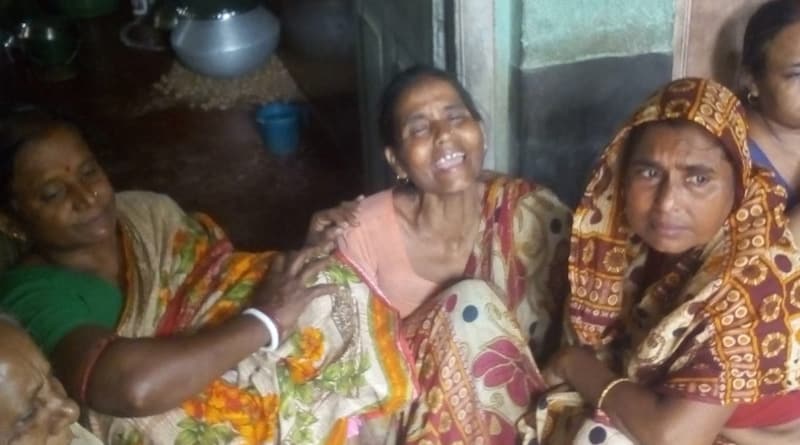 Katwa: Man stabs wife to death suspecting affair