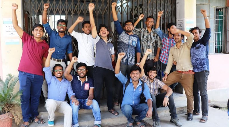 Burdwan Homiopath student showing agitation against hostel supar