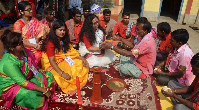 Bhai dooj on Katwa station 