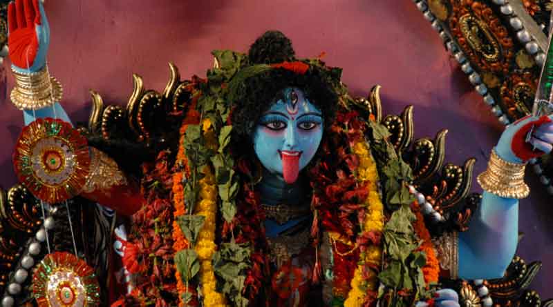 Plastic flowers hit this Kali