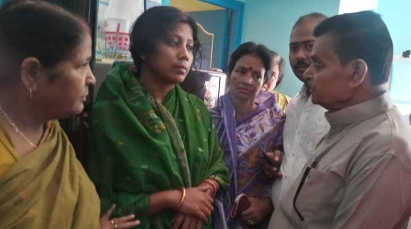 Bengal Minister visits Jawans Home