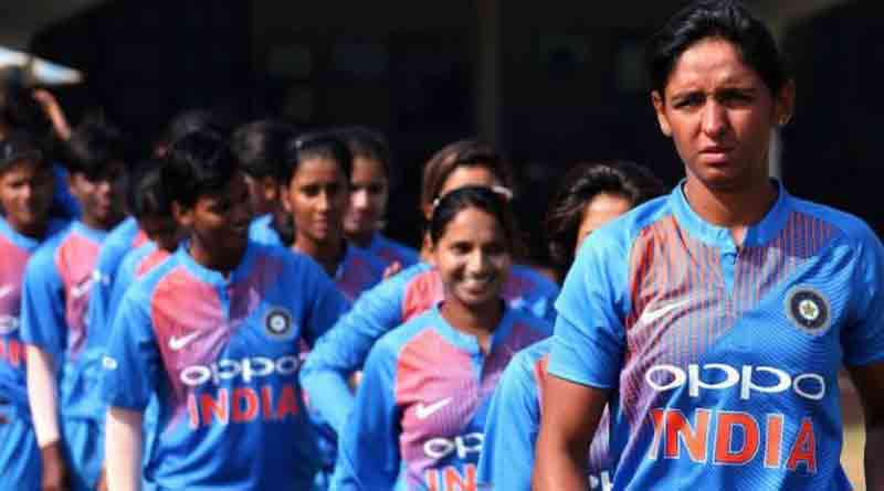 Harmanpreet Kaur carries unwell girl