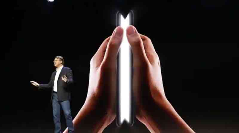 Samsung unveils foldable smartphone