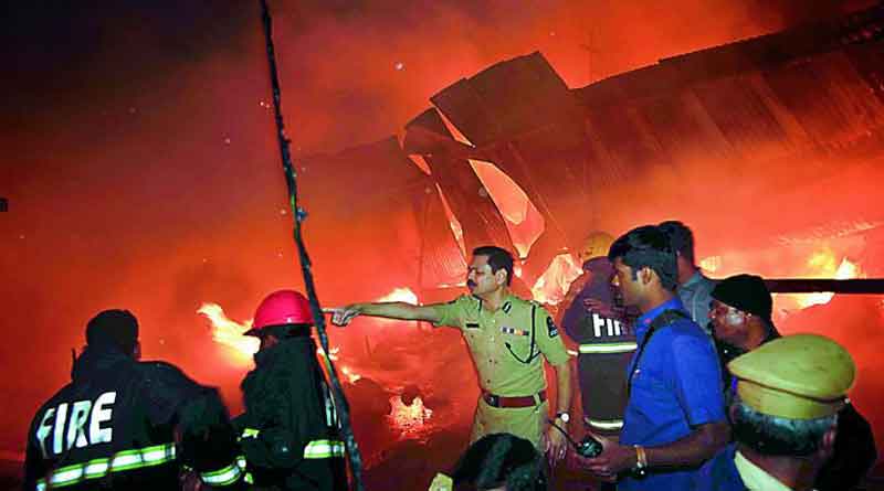 Huge blaze sweeps through Numaish