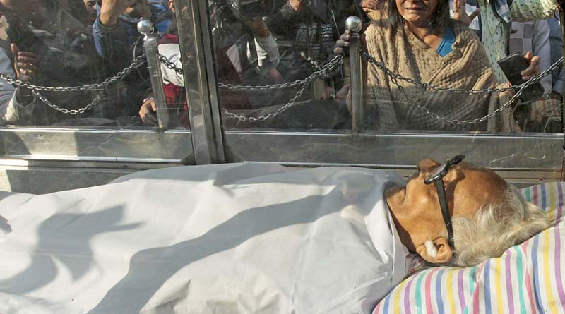 Filmmaker Mrinal Sen cremated 