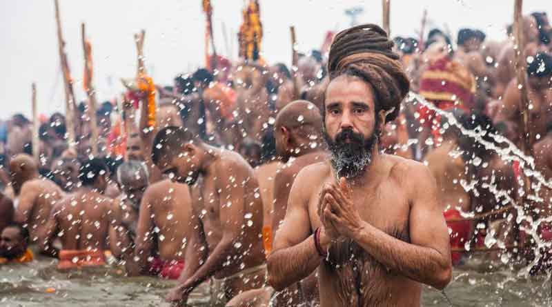Devotees throng Kumbh Mela 