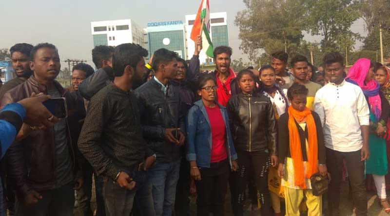 Tea garden workers support Alipurduar DM