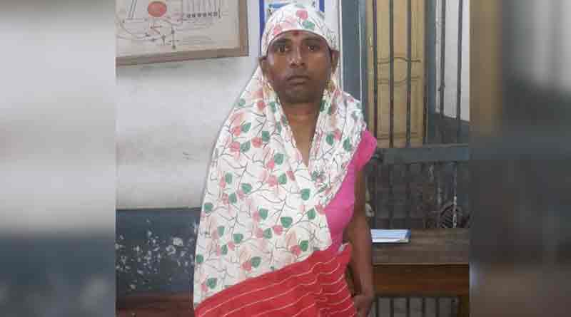 Pervert enters ladies toilet at Dum Dum station