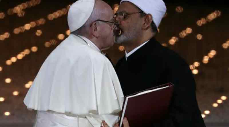 Pope Francis and Imam kissed for peace