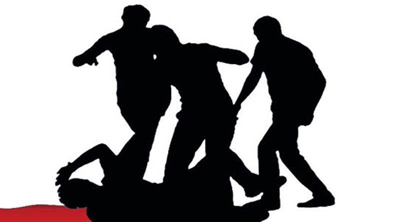 BJP worker beaten up by TMC goons in canning area.