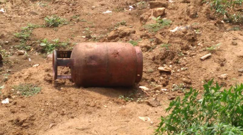 7 injured in a cylinder blast at Bankura district's Indapur area.