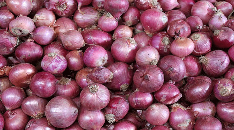 Onion price hike during current situation and will be more after opening of resturants | Sangbad Pratidin