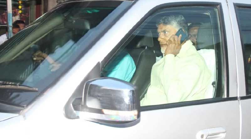 Chandrababu Naidu meets Mamata Bannerjee and discusses on exit poll
