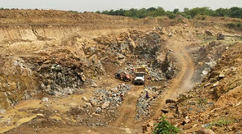 Illegal stone mining in Bankura, cops look other way