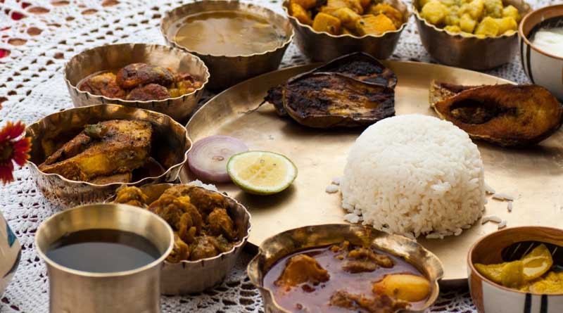 Amid of lock down, people gathered in market to celebrate 'Jamai Sasthi'