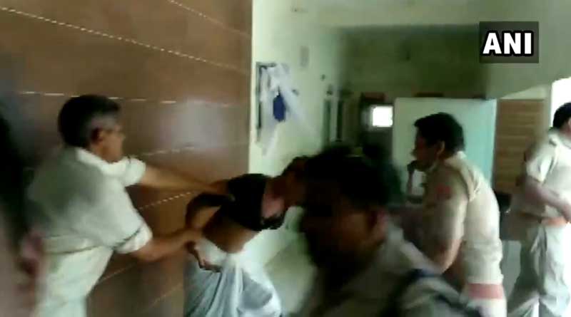 Meerut: Cops lathi-charge as eunuchs clash over turf.