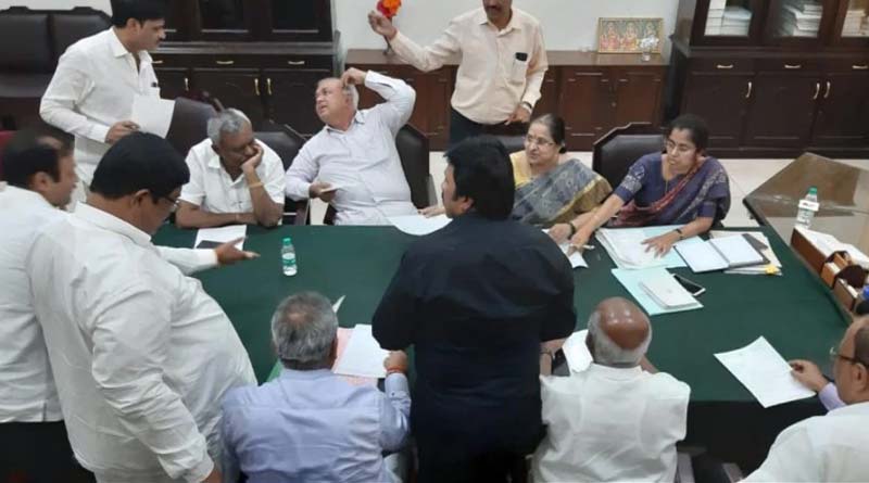 11 MLAs from JDS-Congress resigned from Karnataka govt