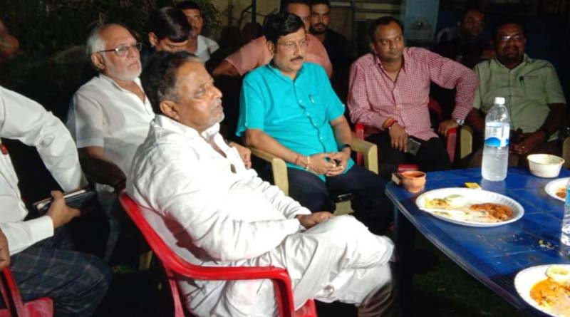 BJP leader Mukul Roy meets Sabyasachi Dutta in Salt Lake