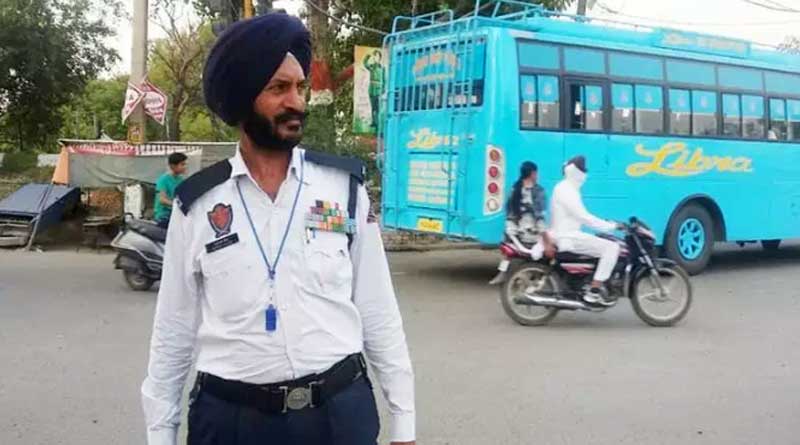 Vir Chakra awardee Kargil braveheart directs traffic