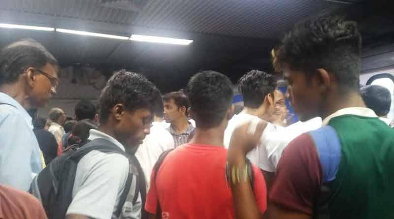 Kolkata: metro rake drags man from park street station
