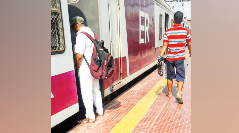 Railway guard urinate on railway tracks on monday
