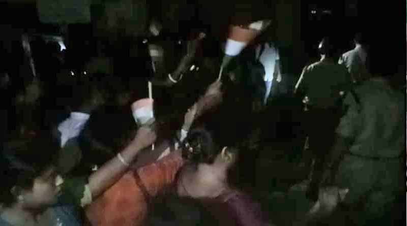Agitation in Kalyani over protest of parateachers,Police combats them