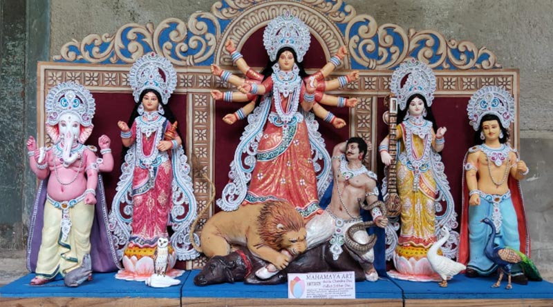 Graduation student in Ashoknagar is making Durga idol