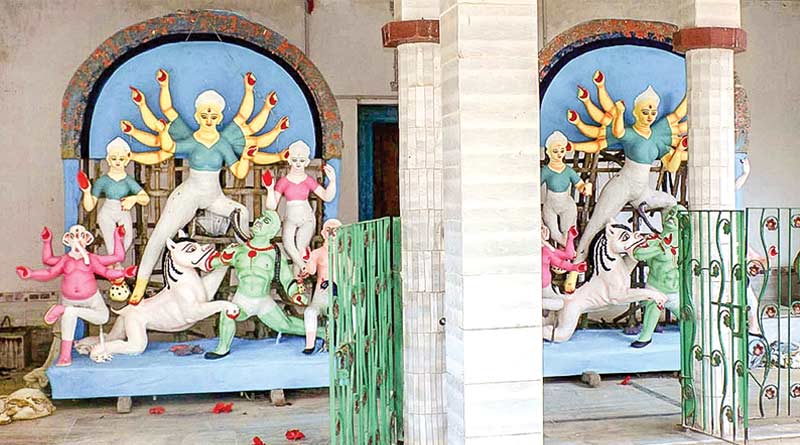 Durga Puja 2019: Katwa family worships two idols as per rituals