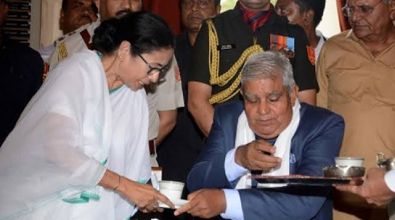 West Bengal CM Mamata Bannerjee invites Governor in Kali Puja