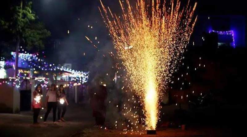 Teen and Old man got injured by Fire Cracker at Kolkata
