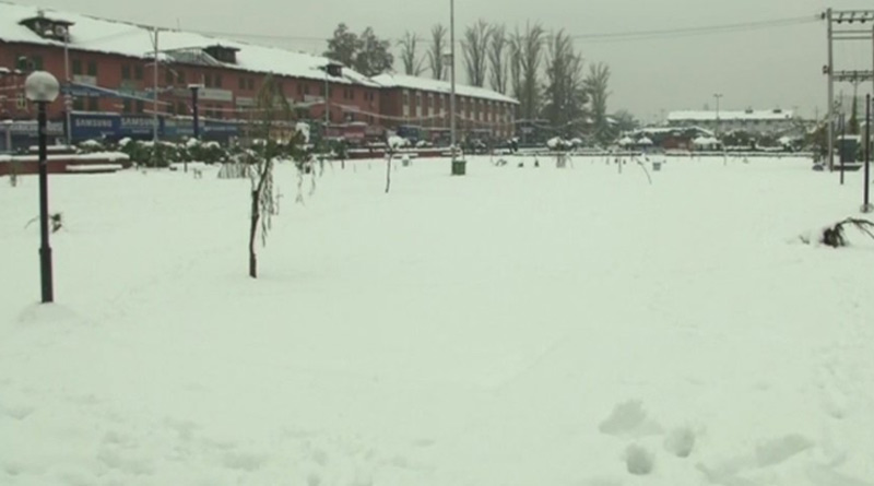 Fresh snowfall in Kashmir kills six, including 4 Army men