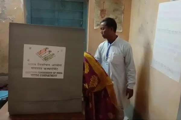 kaliagunj-BJP-candi-breaks-rule