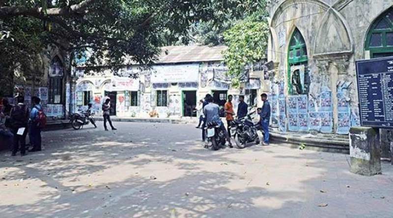 Crude bombs explode at Dhaka University campus