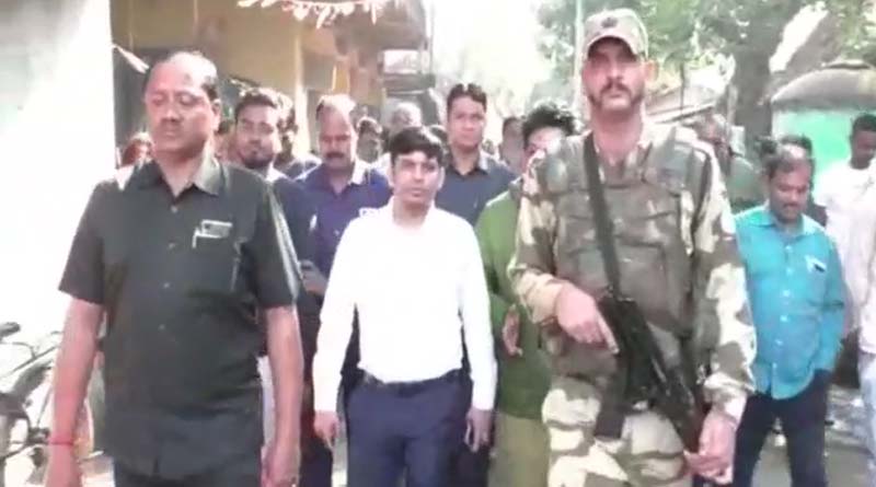 Bombs hurled by goons in Bhatpara, MLA envy with Police