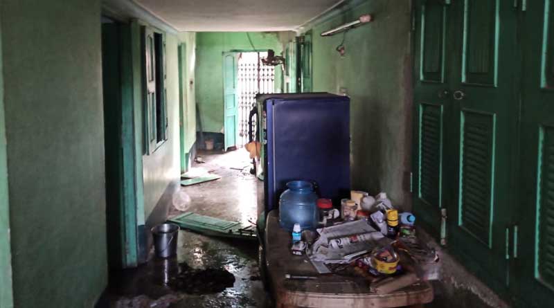 A woman burnt due to blast into the kitchen at Balurghat