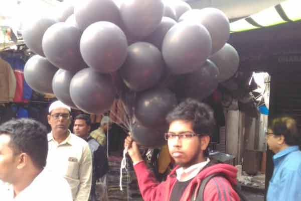 black-balloon
