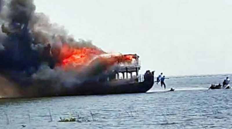 16 tourists including a six month old child escape unhurt at an accident in Kerala