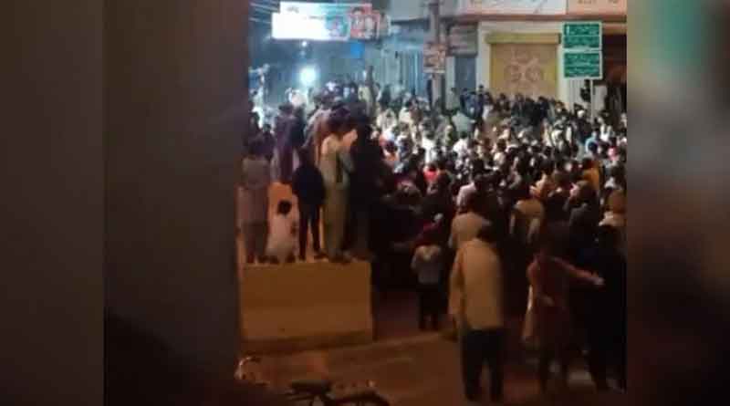 Hundreds of people threw stone at Nankana Sahib in Pakistan.