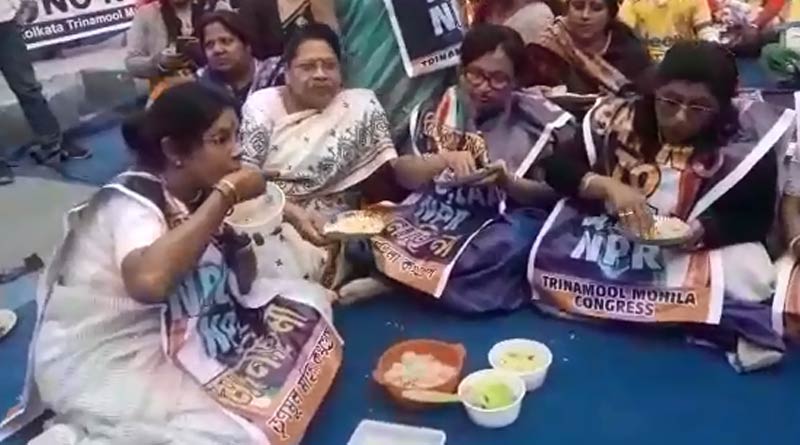 TMC members eat 'poha' to protest Kailash Vijayvargiya's comment