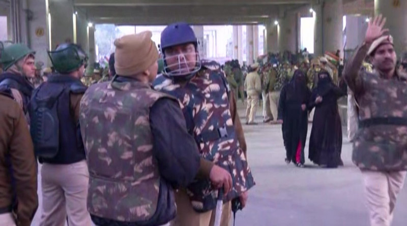 Women continue to protest against CAA at Delhi's Jaffrabad
